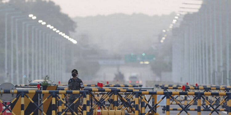 Korut Ingatkan Debu Kuning dari China Bisa Sebabkan Infeksi Covid-19