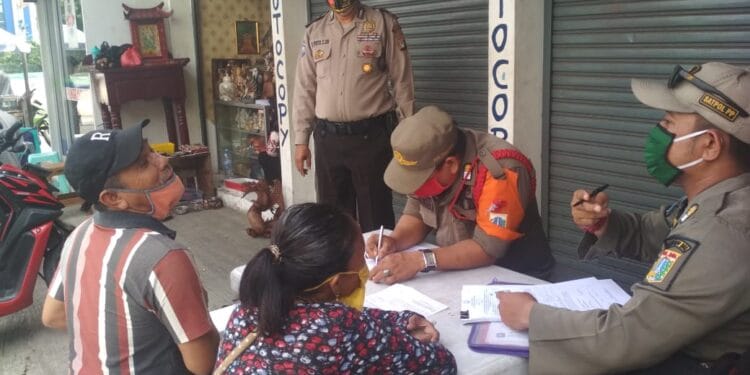 Polsek Tambora Gencarkan Edukasi Protokol Kesehatan Melalui Ops Yustisi
