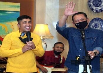 Undi Give Away, Bamsoet-Irfan Hakim Berikan Sepeda Kuning dan Smartphone