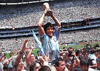 Diego Maradona Meninggal Dunia Pada Usia 60 Tahun
