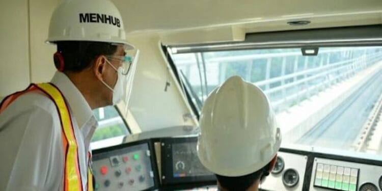 Menhub Cek Langsung Uji Coba Persinyalan LRT Jabodebek, Karya Anak Bangsa