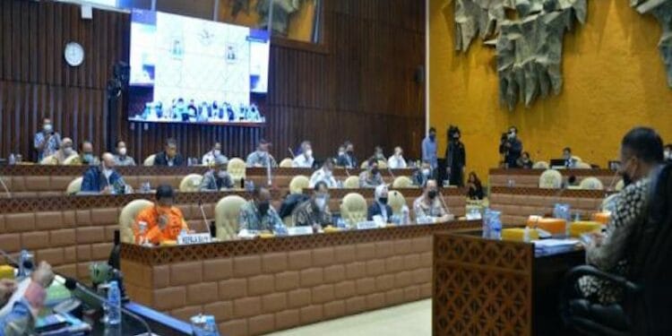 Raker dengan DPR, Kemenhub Antisipasi Lonjakan Penumpang dan Kendaraan Pada Libur Nataru