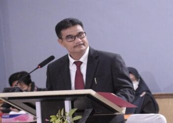 Kantongi IPK 3,96, SAH Raih Gelar Doktor Ekonomi