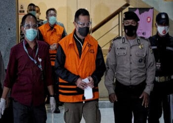 KPK Giring Mensos Juliari ke Rutan Guntur Sambil Tangan Terborgol dan Pakai Rompi Oranye