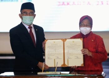 Mensos Tri Rismaharini Ganti Bansos Barang Jadi Begini