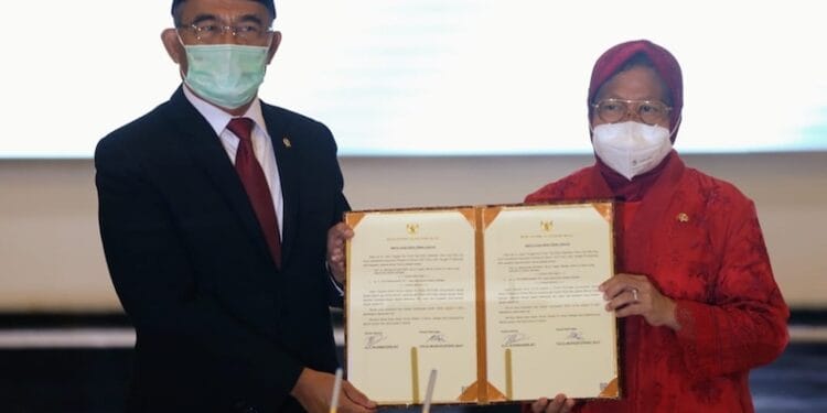 Mensos Tri Rismaharini Ganti Bansos Barang Jadi Begini