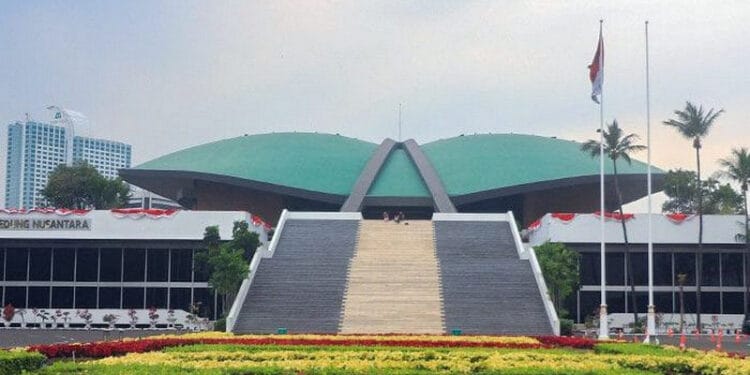 Masuk Gedung DPR Kini Wajib Bawa Hasil Rapid dan Swab Test COVID-19