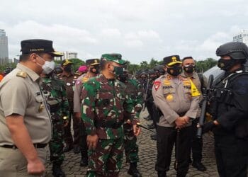 Jelang Natal dan Tahun Baru, Kapolda Metro dan Pangdam Pimpin Apel Operasi Lilin Jaya 2020