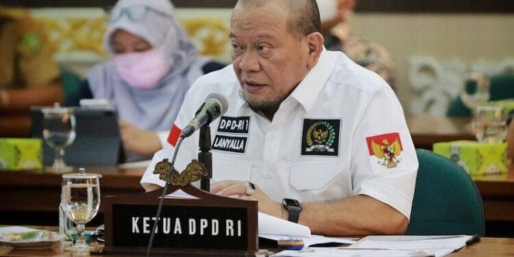 Ketua DPD Minta Senator Ikut Awasi Penyaluran Bansos Corona Tunai di 2021