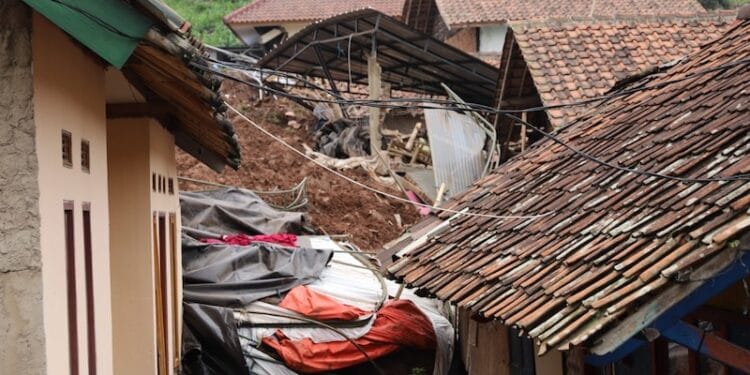 Pasca Longsor Cihanjuang, 26 Warga Dinyatakan Hilang
