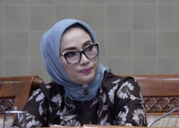 DPR : Vaksin Covid-19 Harus Ada Izin Edar dan Sertifikat Halal