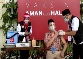 Selain Jokowi, Menkes, Panglima TNI, Kapolri, Kepala BPOM dan Raffi Ahmad juga Divaksin, Lho!