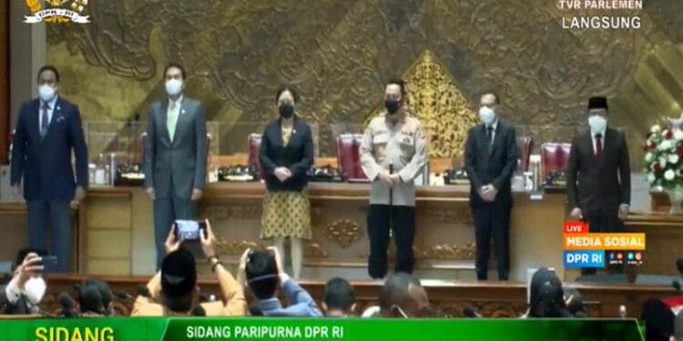 Rapat Paripurna DPR Sahkan Komjen Listyo Sigit sebagai Kapolri
