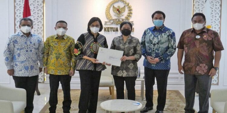 Amanat UU Ciptaker, Sri Mulyani Antarkan Surpres Pembentukan Lembaga Pengelola Investasi ke DPR