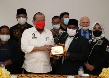 LaNyalla Apresiasi Polisi Bantu Evakuasi Korban Banjir Papua