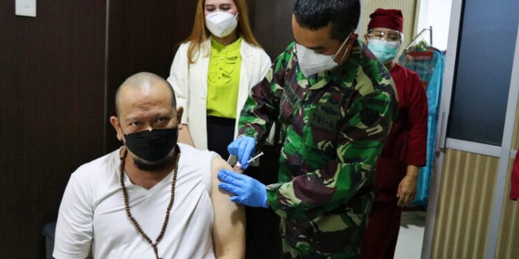 Ketua DPD Disuntik Vaksin Covid-19 Sinovac di RSPAD