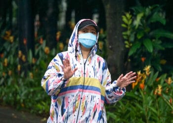 Jalan Kaki Mengitari GBK, Puan Ingatkan Pentingnya Berolahraga di Masa Pandemi