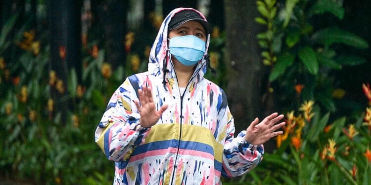 Jalan Kaki Mengitari GBK, Puan Ingatkan Pentingnya Berolahraga di Masa Pandemi