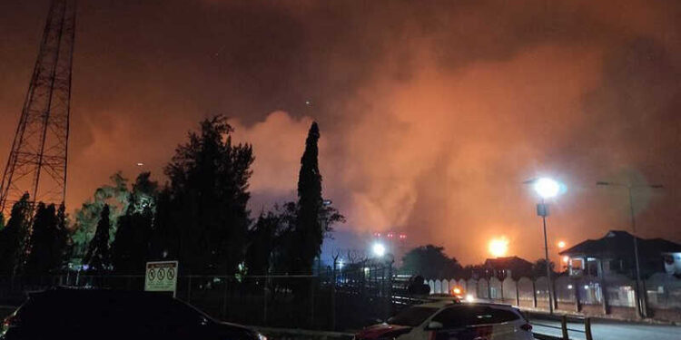 Kilang Balongan Dinihari Tadi Meledak dan Terbakar