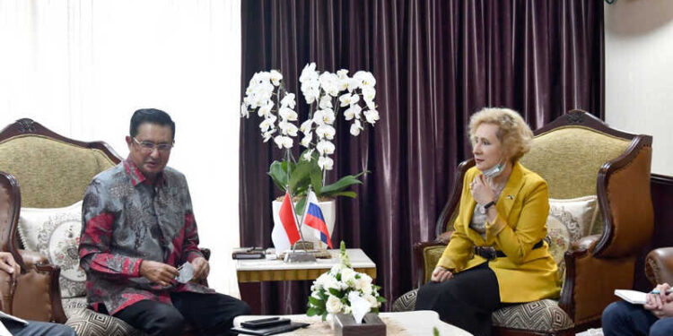 Bertemu Dubes Rusia, Fadel Muhammad Bahas Vaksin Sputnik