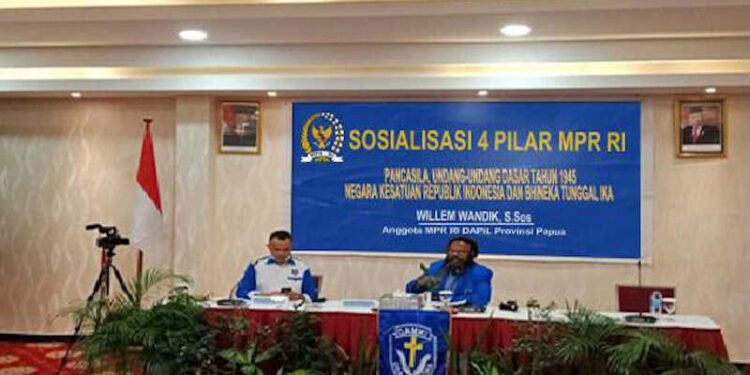 Willem Wandik Sosialisasi 4 Pilar Kebangsaan dengan Gerakan Angkatan Muda Kristen (GAMKI) Papua