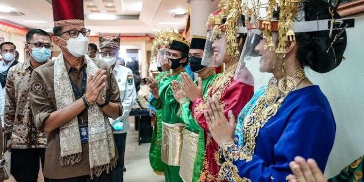 Kunker Menparekraf ke Sumbar Terkait Penerapan Prokes dan Destinasi Sumbar