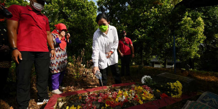 Di Pulau Pisang, Puan Diberi Gelar dan Nama Adat Ratu Mustika Kartadilaga