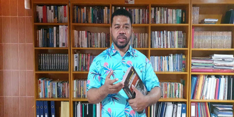 Senator Filep Wamafma Desak Pemerintah Jelaskan Definisi Khusus Afilisasi KKB sebagai Teroris