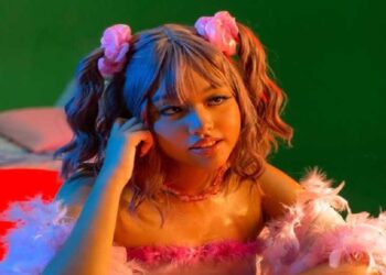 ‘Hung Up’, debut single Nala