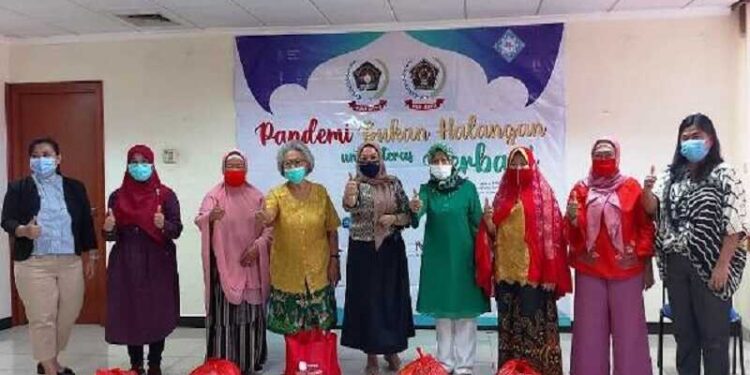 IKWI DKI Jakarta Salurkan 500 Paket Sembako Kepada Anggota dan Warakawuri
