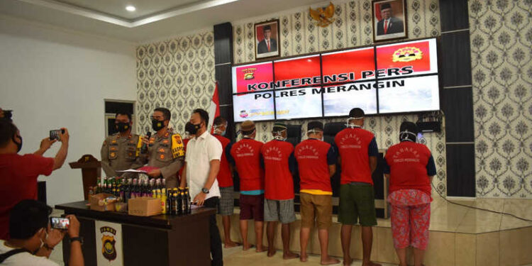Ribuan Botol Miras dan 7 Pelaku Judi Diamankan Polres Merangin