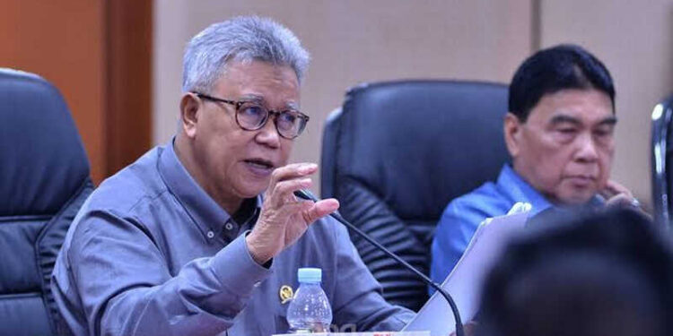 Komisi II DPR Minta Pemerintah Perhatikan Kesejahteraan Tenaga Honorer