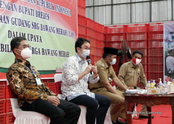 Kunjungi Brebes, Wamendag Tinjau Pelaksanaan SRG Bawang Merah dengan Teknologi CAS