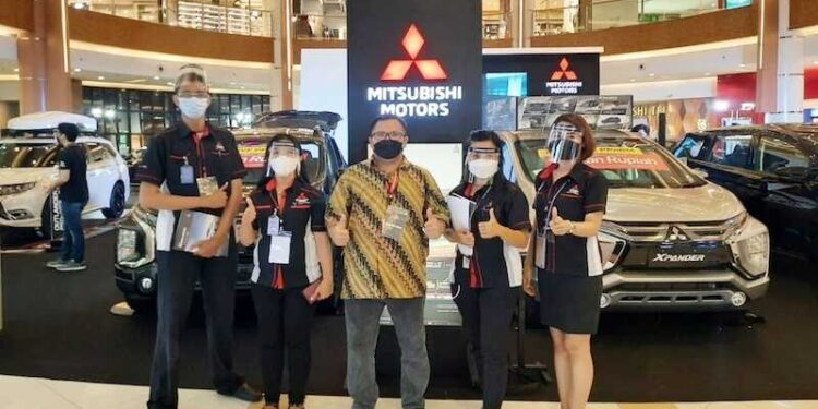 Kemilau Mitsubishi Xpander Cross Rockford Fosgate Black Edition, Jadi Pusat Perhatian Masyarakat di Bekasi