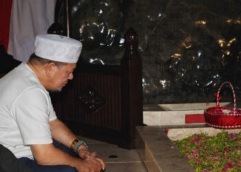 LaNyalla Nyekar ke Makam Bung Karno