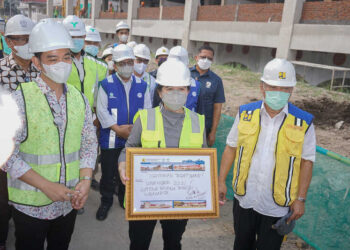 Ke Pasar Legi Solo, Puan Sampaikan Pentingnya Prokes dan Vaksinasi Covid-19