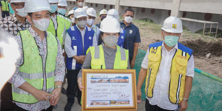 Ke Pasar Legi Solo, Puan Sampaikan Pentingnya Prokes dan Vaksinasi Covid-19