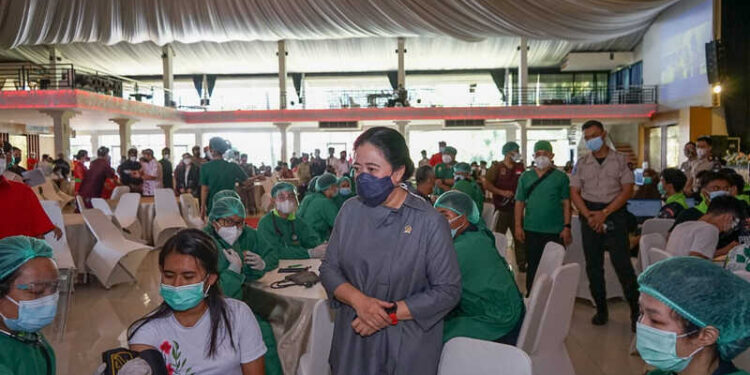 Peringati Hari Bidan Nasional, Puan Nilai Bidan Ujung Tombak Kesehatan Ibu dan Bayi