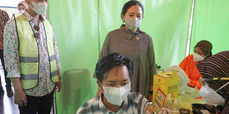 Dorong Percepatan Vaksinasi, Puan Bawa Tambahan Vaksin untuk Warga Jateng