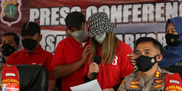 Jadi Tersangka, Polisi: Nia Ramadhani dan Ardi Bakrie akan Direhabilitasi