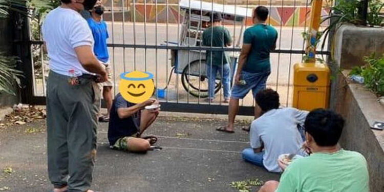 Viral Pasien Corona di Jakbar Jajan Bakso dari Halaman Hotel