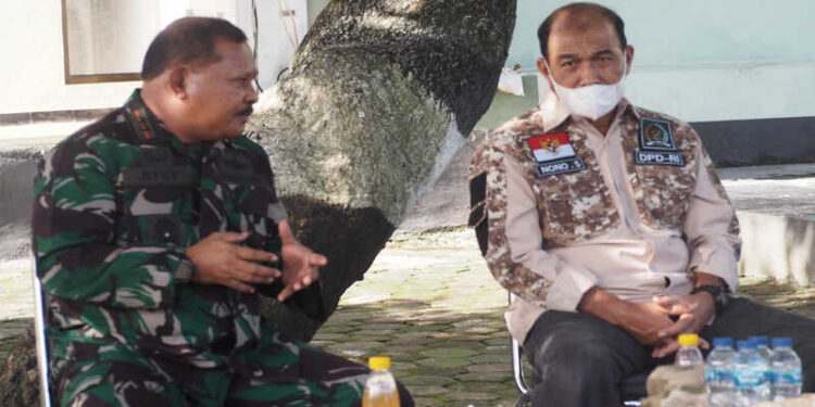 Tinjau Vaksinasi di Ambon, Nono Sampono Ajak Semua Pihak Bersatu Tangani Pandemi