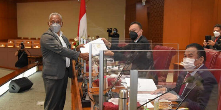 DPR Sahkan RUU Otsus Papua Menjadi UU