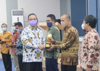 Anies Baswedan Serahkan Anugerah Jurnalistik Mohammad Husni Thamrin ke-47