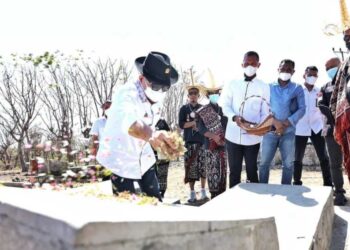 Awali Rangkaian Kunker, LaNyalla Ziarah Ke Makam Raja Raja Termanu