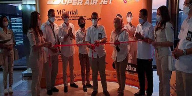 Super Air Jet Terbang Perdana ke Medan dan Batam