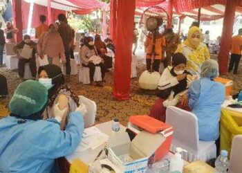 Kedua Kalinya, 1000 Warga Kembali Datangi DPRD Depok Untuk Vaksin