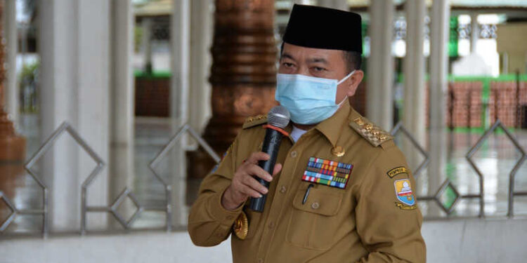 Urutan Enam Nasional, Gubernur Jambi Al Haris Kejar Persentase Vaksinasi  Lindungi Warga