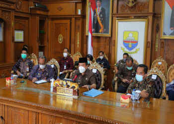 VidCon dengan Bupati/Walikota, Gubernur Perkuat Koordinasi Penanganan Covid-19