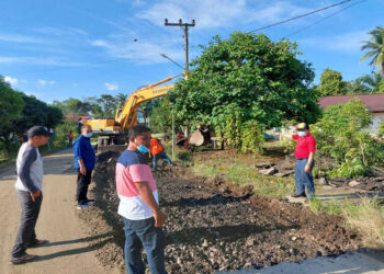 Gubernur Al Haris Tinjau Perbaikan Jalan Pulau Rengas-Muarasia